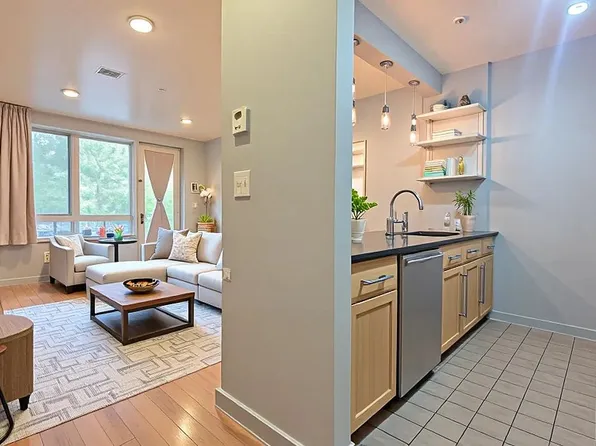 324 E 112th St APT 2A, New York, NY 10029