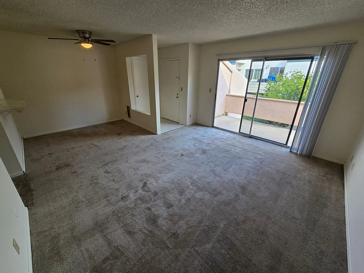 Building Photo - 3250 Ashford St #O