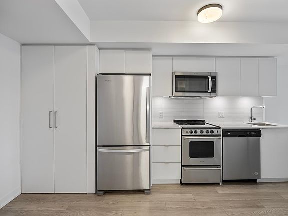 4th image of 480 Wilson Ave #415