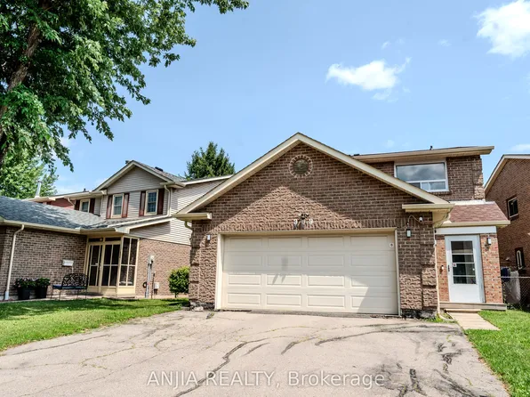 369 Mullen Dr, Vaughan, ON L4J 2T8