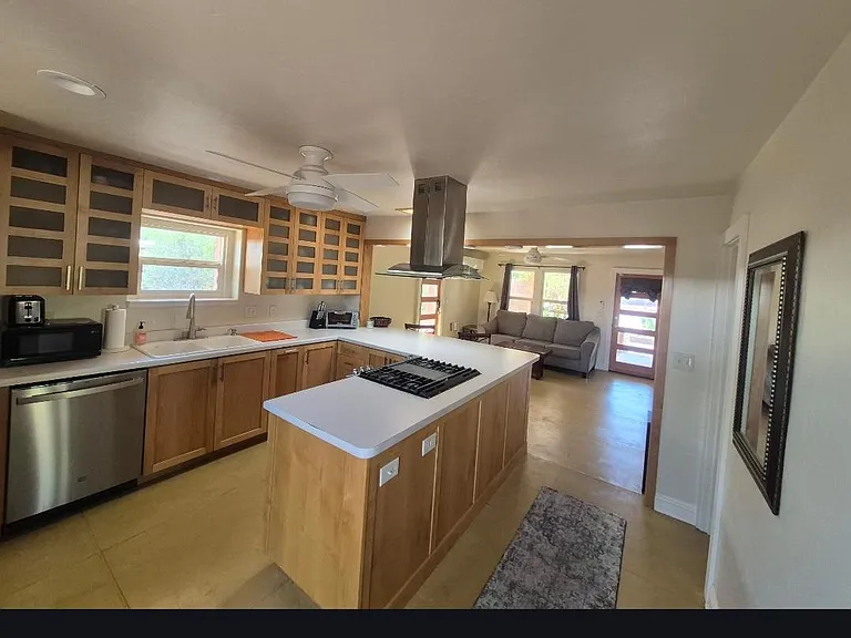 231 E Blacklidge Dr #A — Photo 5