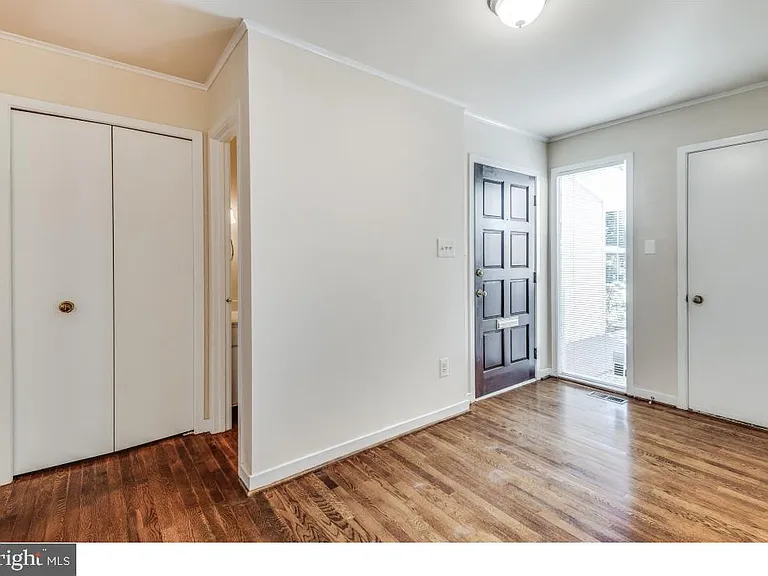 7220 Vistas Ln — Photo 13