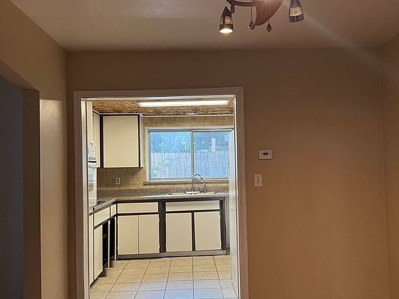 Entrance to kitchen