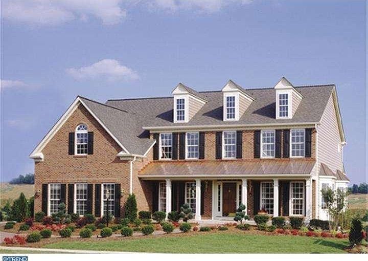 1st image of 2440 Parker Dr