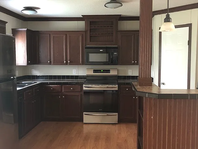 1313 Leefield Station Rd — Photo 3