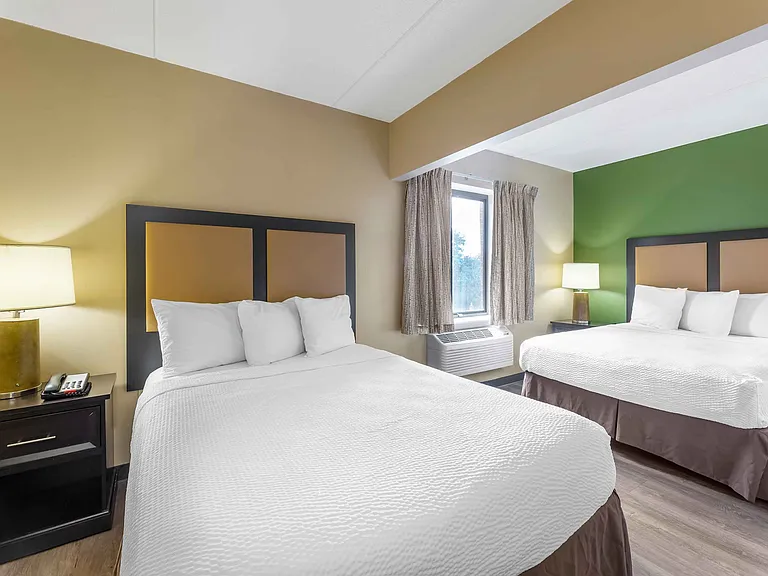 Studio Suite - 2 Queen Beds