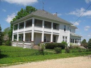 369 Abbe Hills Rd, Mount Vernon, IA 52314