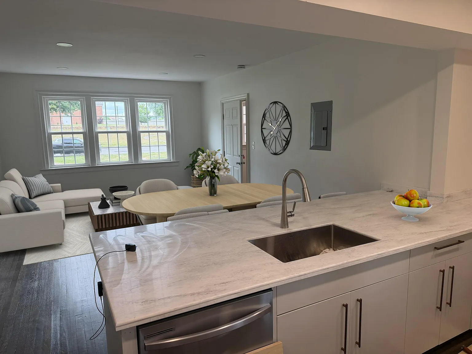2 bed, 1000 sqft, $1,950 — Photo 4