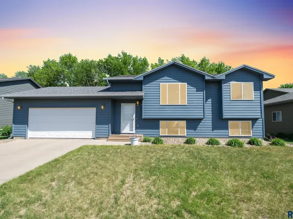 7408 W 66th St, Sioux Falls, SD 57106