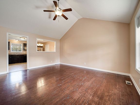 2nd image of 959 Russet Dr