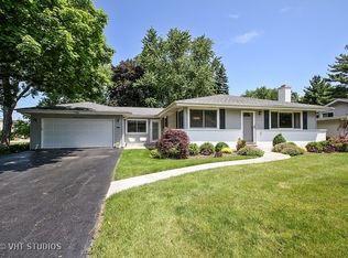 3246 Bellwood Ln, Glenview, IL