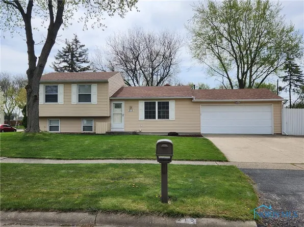 215 Southwood Dr, Perrysburg, OH 43551