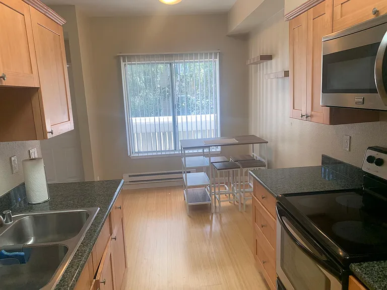 2427 Creekside Ct — Photo 3