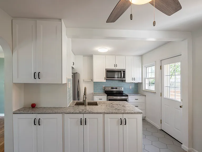 4439 Matson Ave — Photo 3