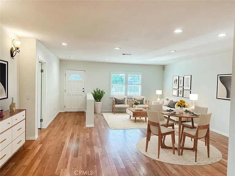 5857 Balcom Ave — Photo 13