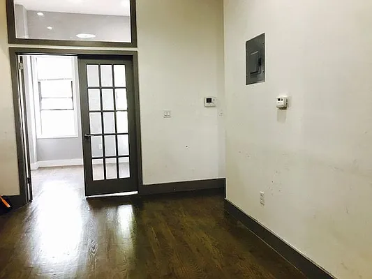 Rented by null | media 8