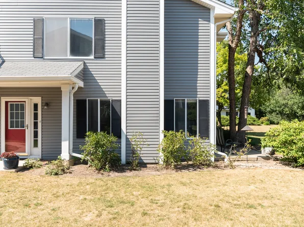 1331 Barclay Ln, Deerfield, IL 60015