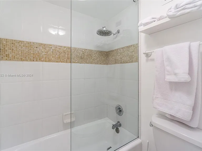 100 Lincoln Rd #1043 — Photo 11