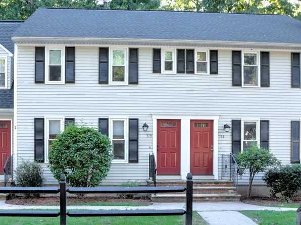 319 Wellman Ave #319, North Chelmsford, MA 01863