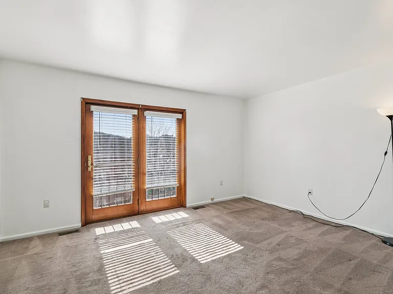 3379 Frederick St — Photo 20