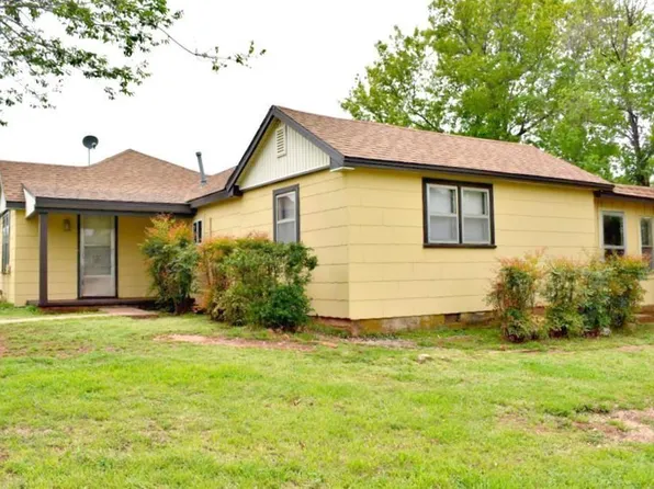 1208 S Grand St, Ninnekah, OK 73067