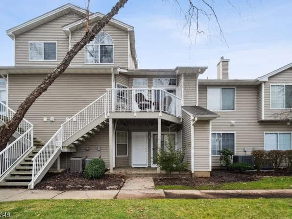 12 Ray Ct, Bedminster Twp., NJ 07921