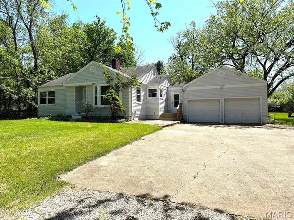 17042 Manchester Rd, Grover, MO 63040