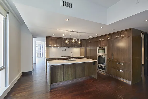 Rented by Vornado Realty Trust | media 5