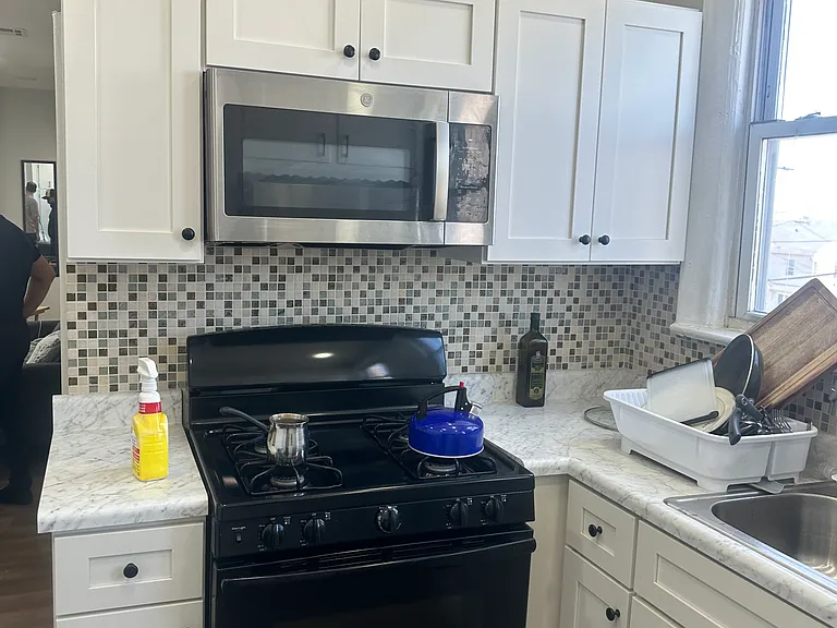 292 Linden Ave #2B — Photo 4