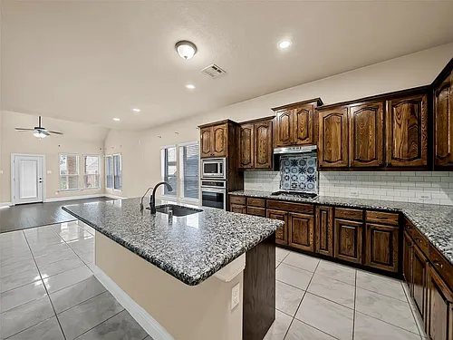 604 Darby Ln Photo 1