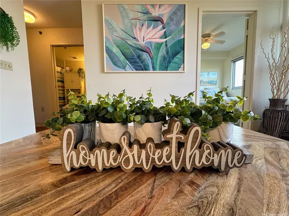 94-302 Paiwa St APT 410, Waipahu, HI 96797