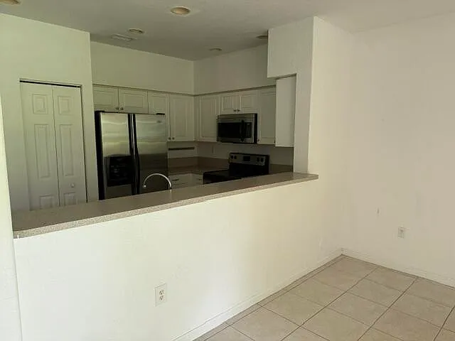 8330 SW 29th St #103 — Photo 6