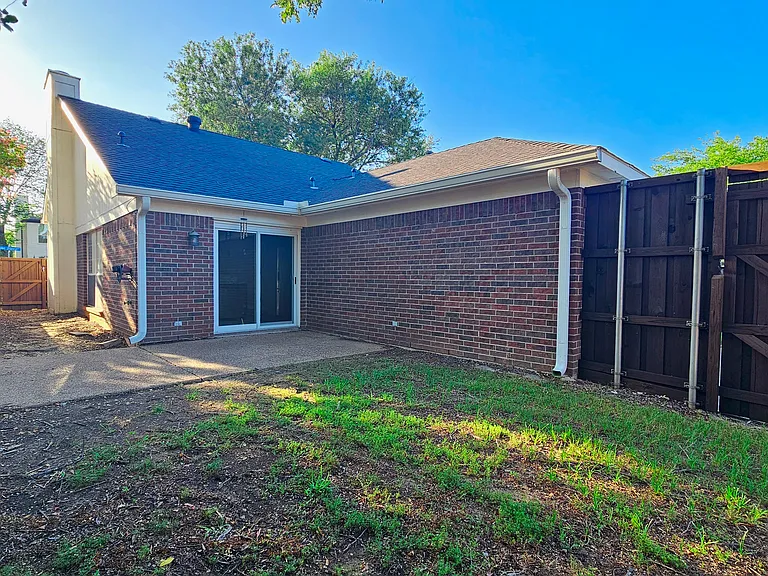 500 Lake Forest Dr — Photo 24