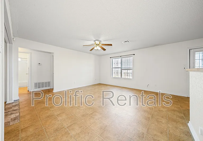 3211 Tom Lockett Dr — Photo 7