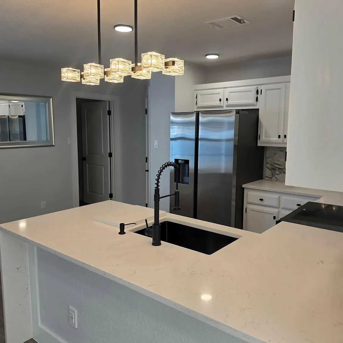 3 bed, 2.0 bath, 1037 sqft, $1,850 — Photo 3