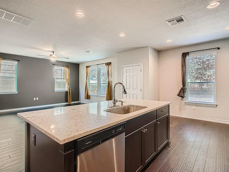 1604 Los Olivios Way — Photo 9