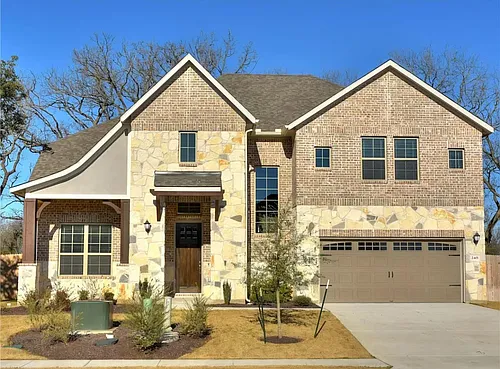 2401 Centennial Loop Photo 1