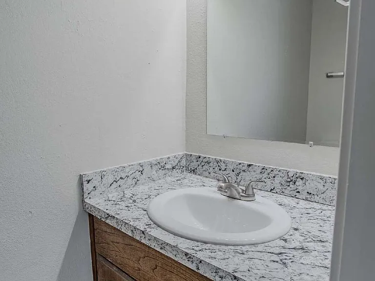 1247 W Huntington Way #A — Photo 9