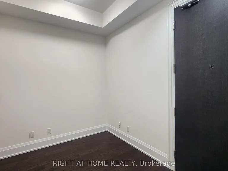 20 Fred Varley Dr #210 — Photo 29