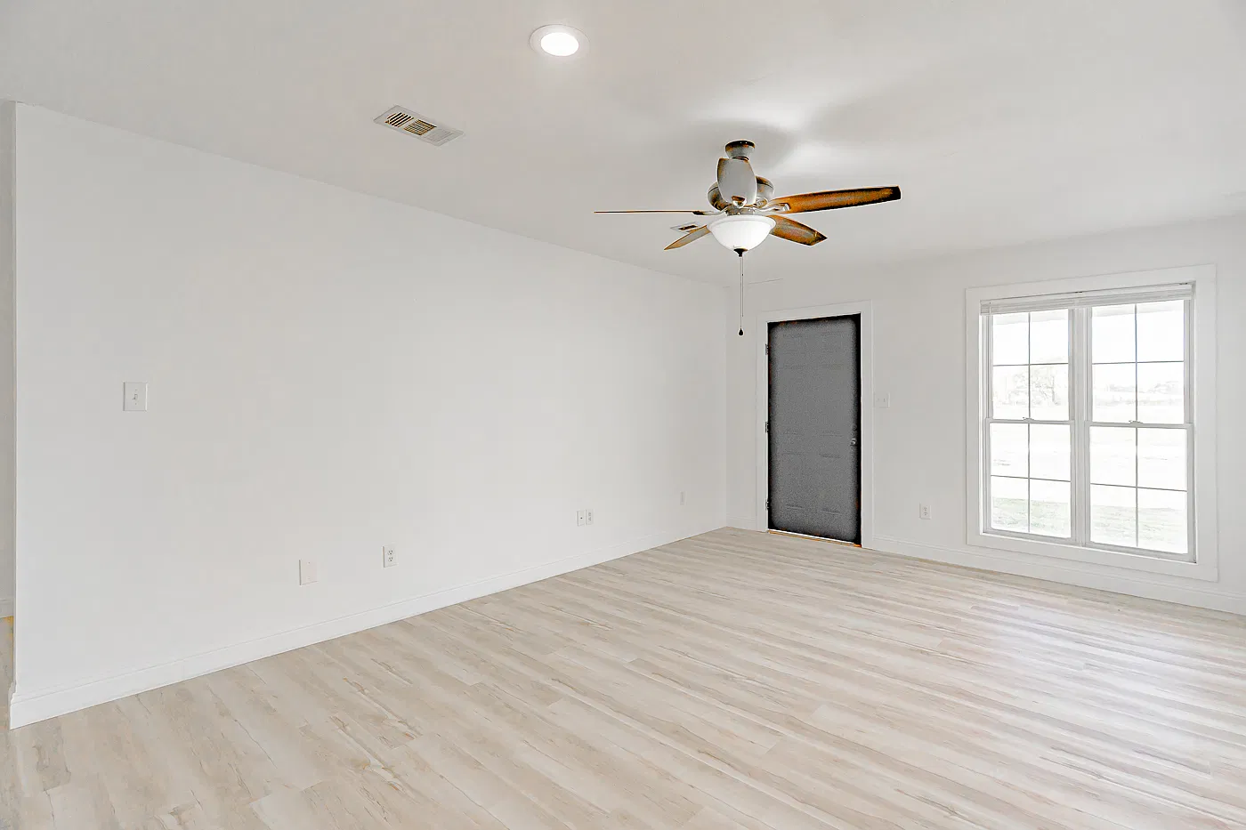 3 bed, 1382 sqft, $1,500 — Photo 3