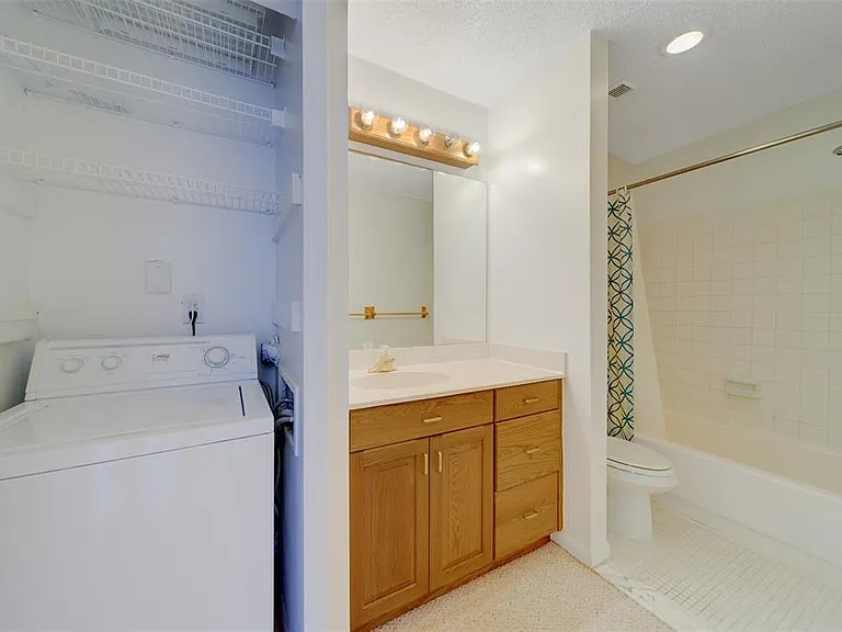 1 Windrush Blvd #28 — Photo 26