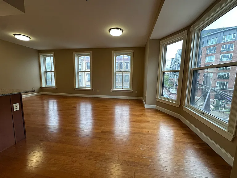 104 N Aurora St #3N — Photo 11