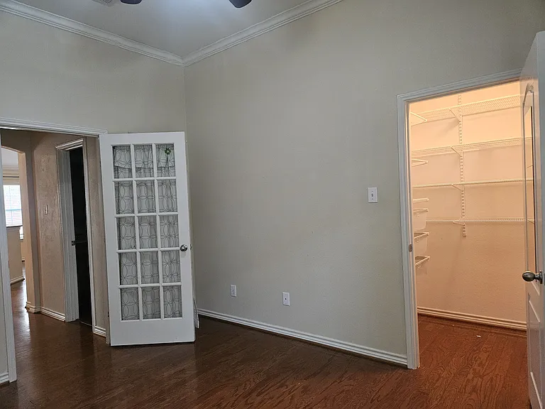 8562 Robertson Dr — Photo 21