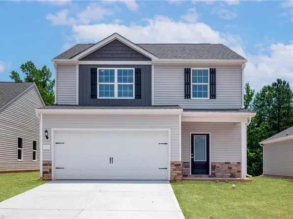 3411 Robindale Dr, Winston Salem, NC 27107