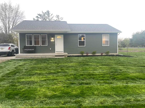 4240 Peavey St, Port Huron, MI 48060