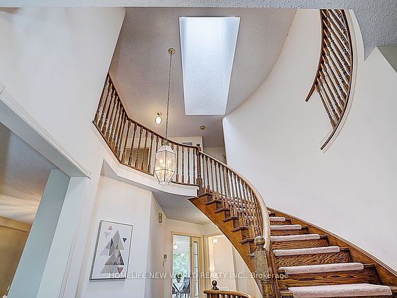 4th image of 51 Leighland Dr
