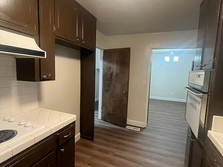 1449 Pulaski Way — Photo 17