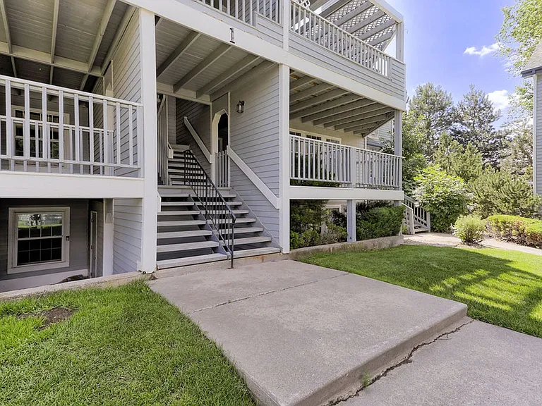 1601 W Swallow Rd #1G — Photo 2