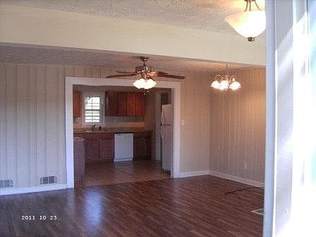 2nd image of 639 Warren Dr