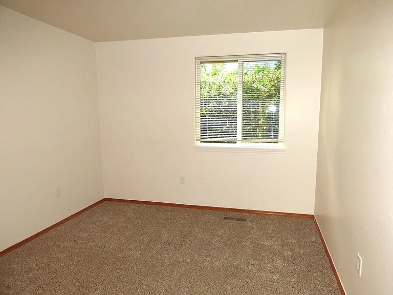 5699 Waln Creek Ct S — Photo 27